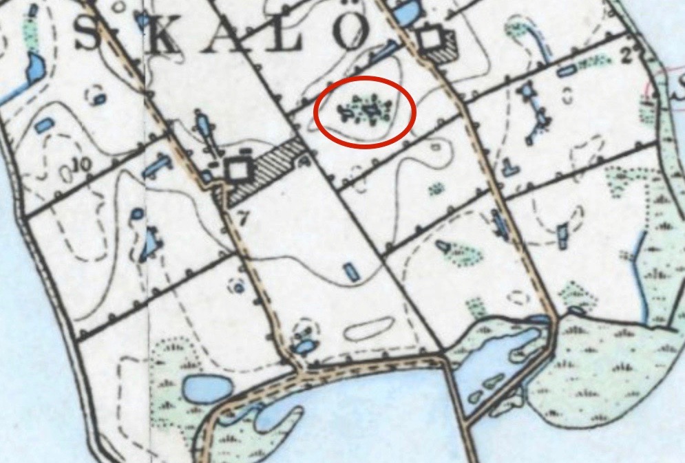 På kortet fra 1862 er det muligvis langdyssen der er afmærket i den røde cirkel